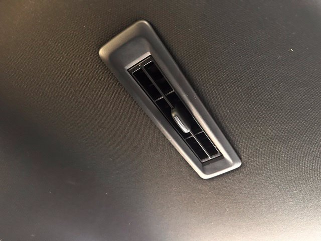 Used 2023 GMC Yukon XL Denali AWD/4WD image 32