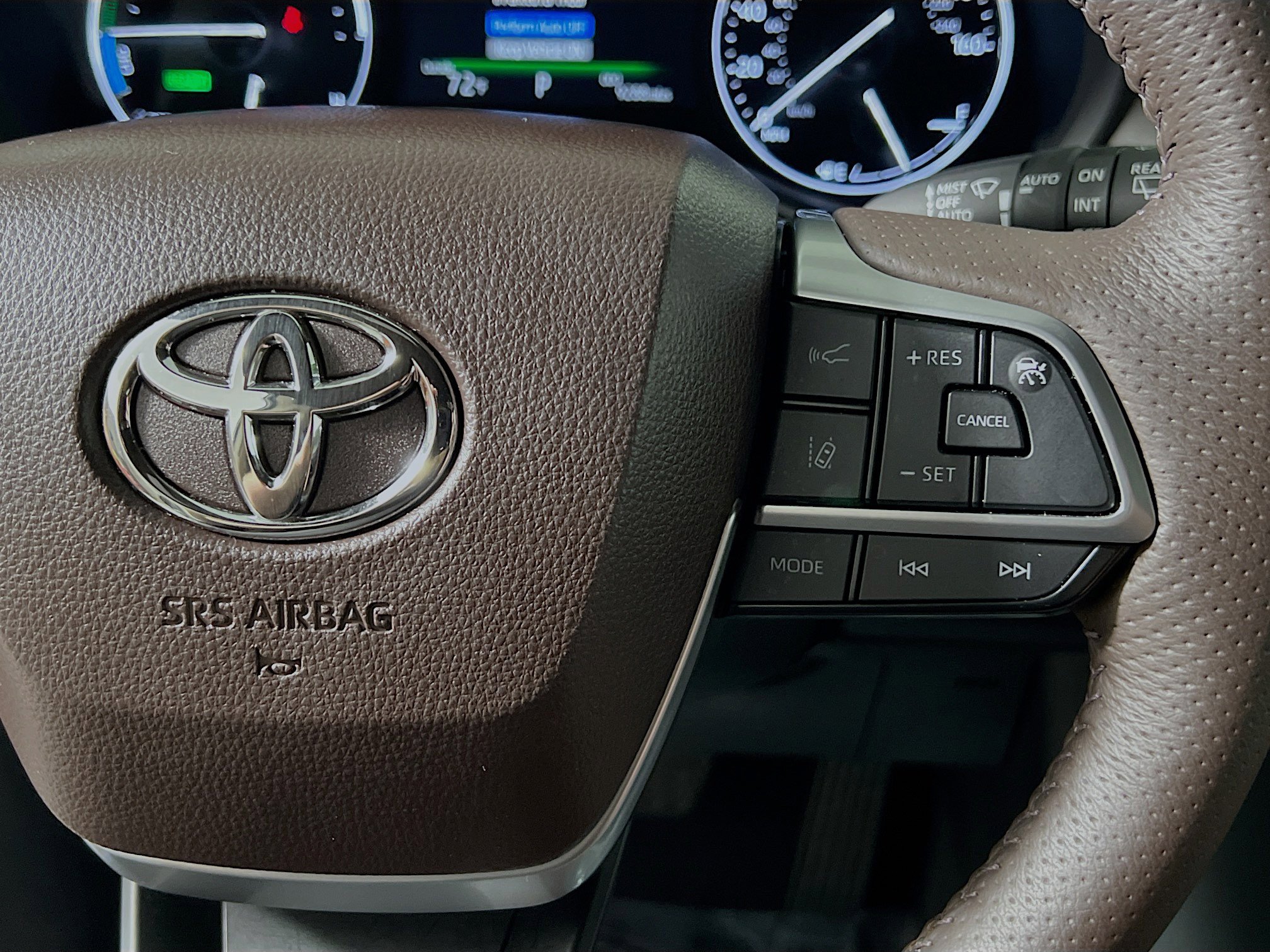 Used 2024 Toyota Sienna Platinum image 20