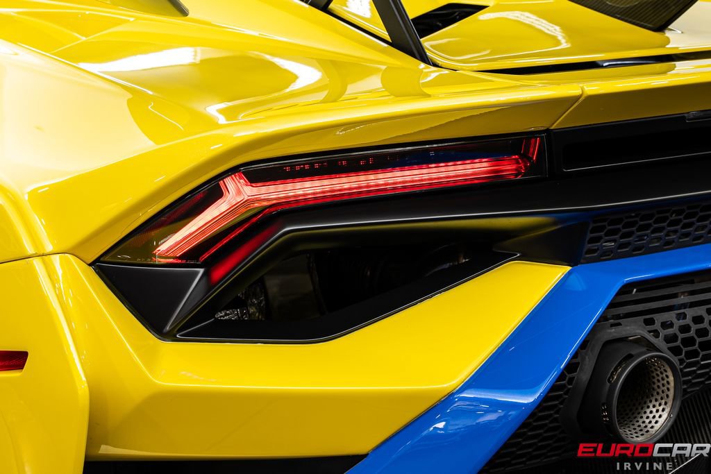 Used 2022 Lamborghini Huracan STO RWD image 22