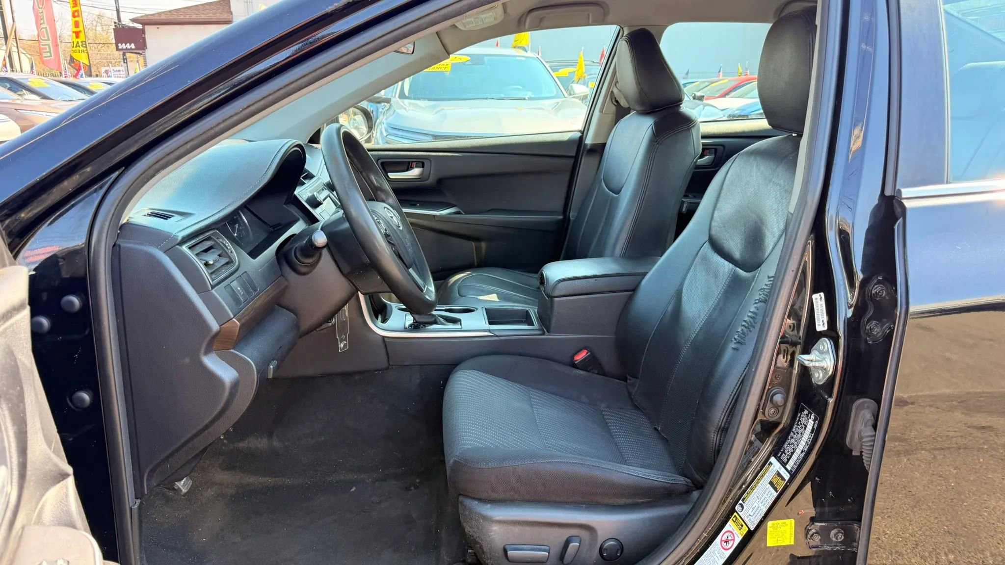 Used 2016 Toyota Camry LE FWD image 12