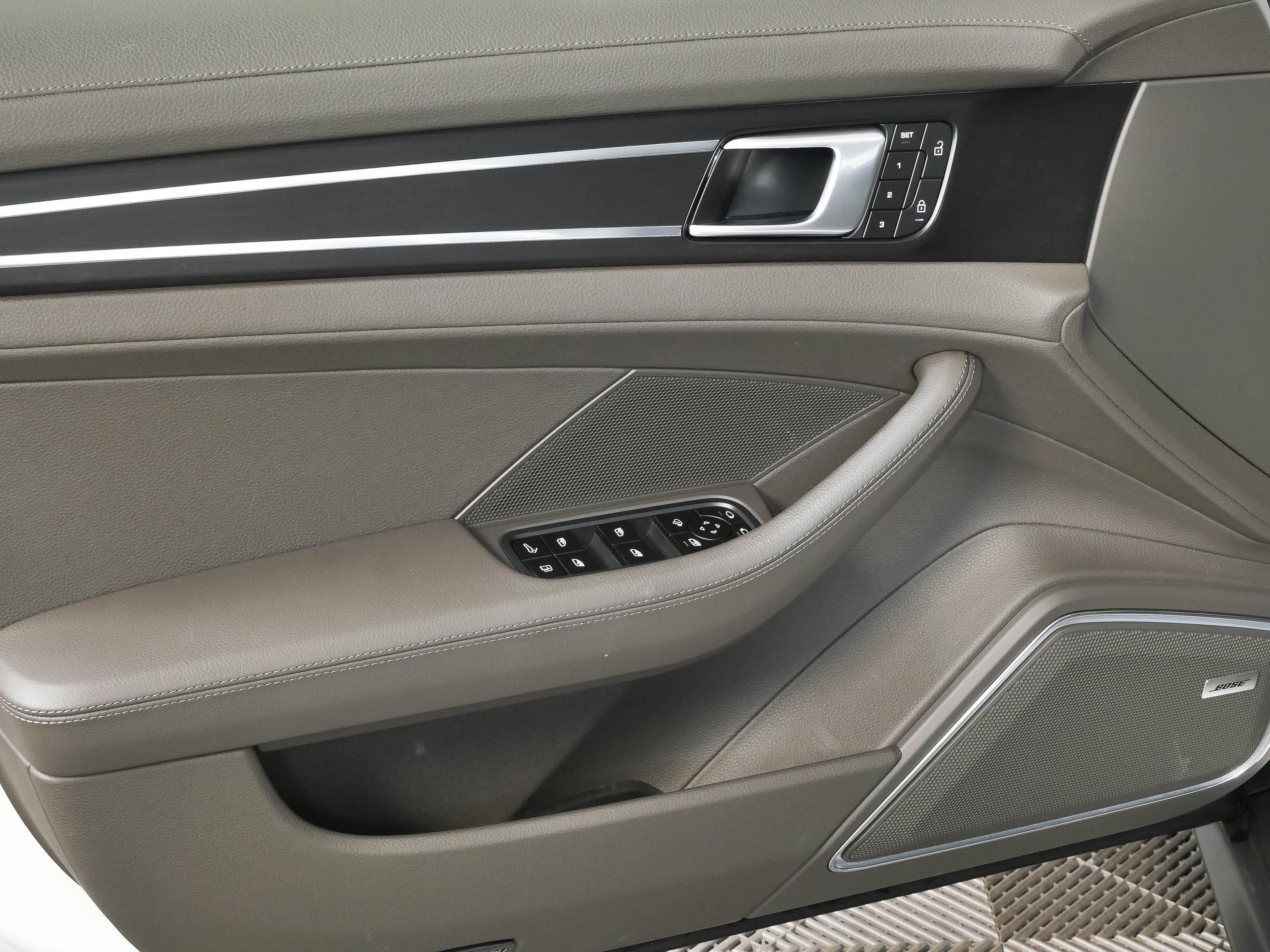 Certified 2023 Porsche Panamera AWD/4WD image 6