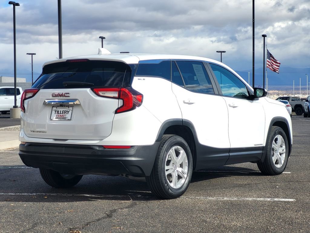 Used 2024 GMC Terrain SLE image 7