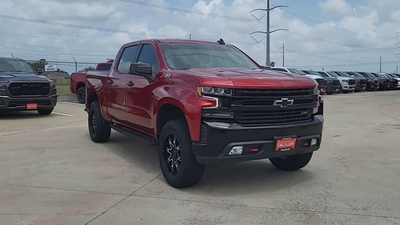 Used 2021 Chevrolet Silverado 1500 LT Trail Boss w/ Convenience Package II AWD/4WD image 2