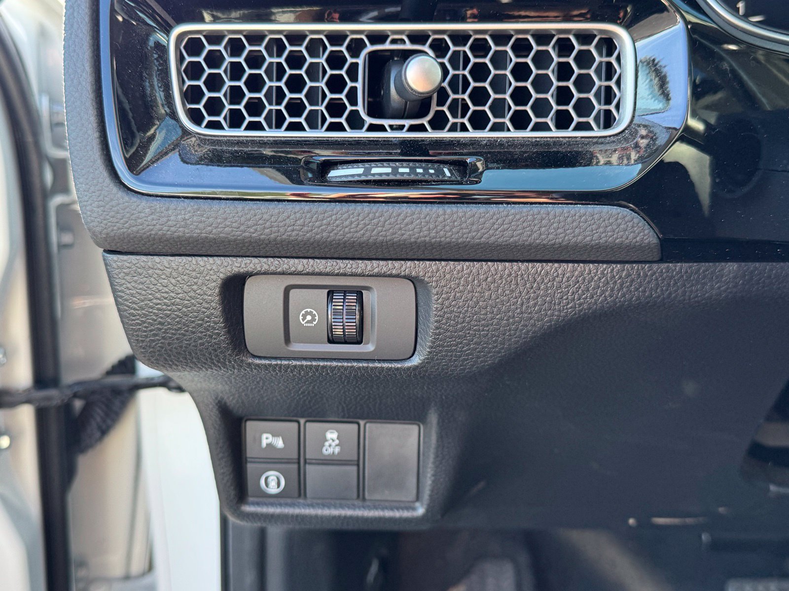 Used 2024 Honda Civic Touring image 16