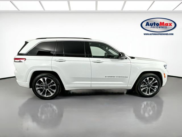 Used 2022 Jeep Grand Cherokee Overland w/ Luxury Tech Group IV AWD/4WD image 10