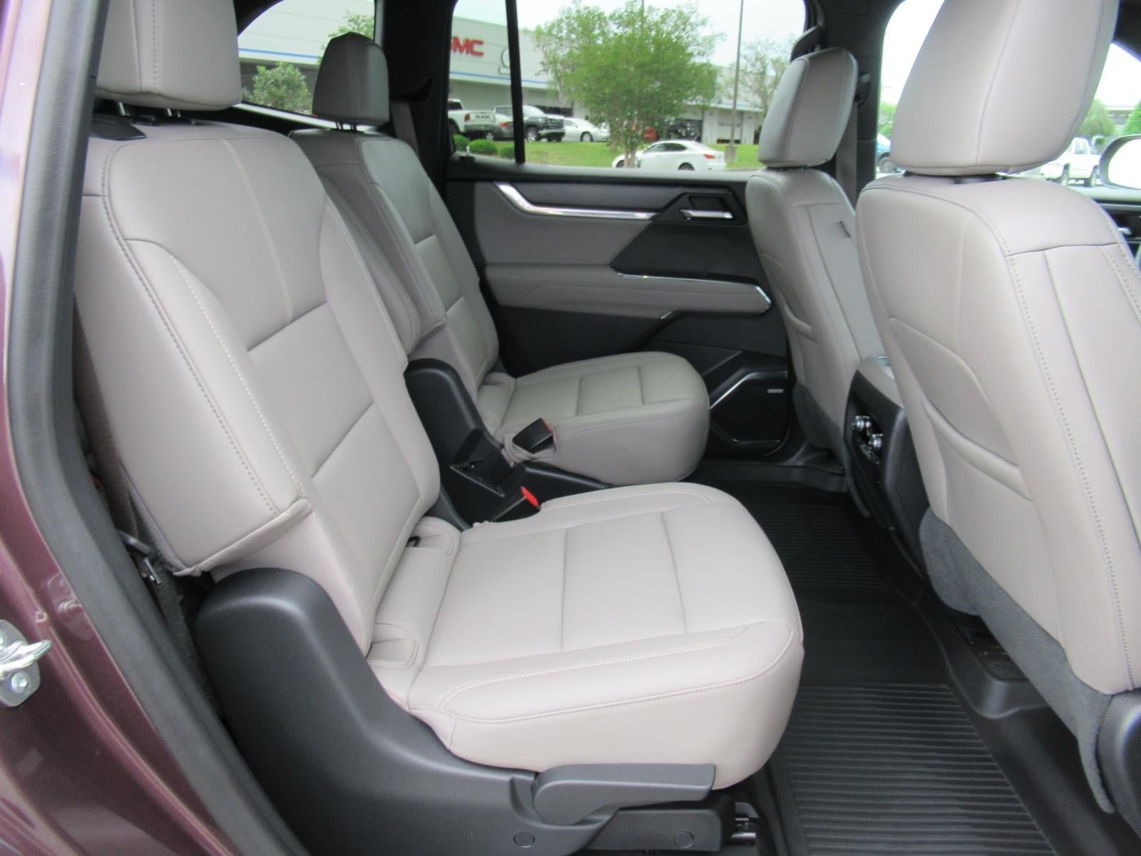 Used 2024 GMC Acadia Elevation w/ Luxury Package FWD image 31