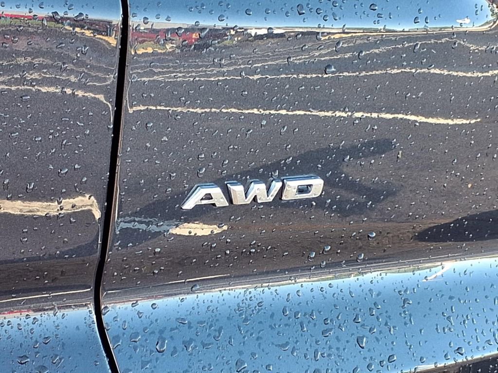 Used 2023 Cadillac XT4 Premium Luxury w/ Cold Weather Package AWD/4WD image 33