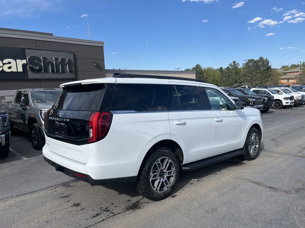 Used 2025 Ford Expedition Active AWD/4WD image 6
