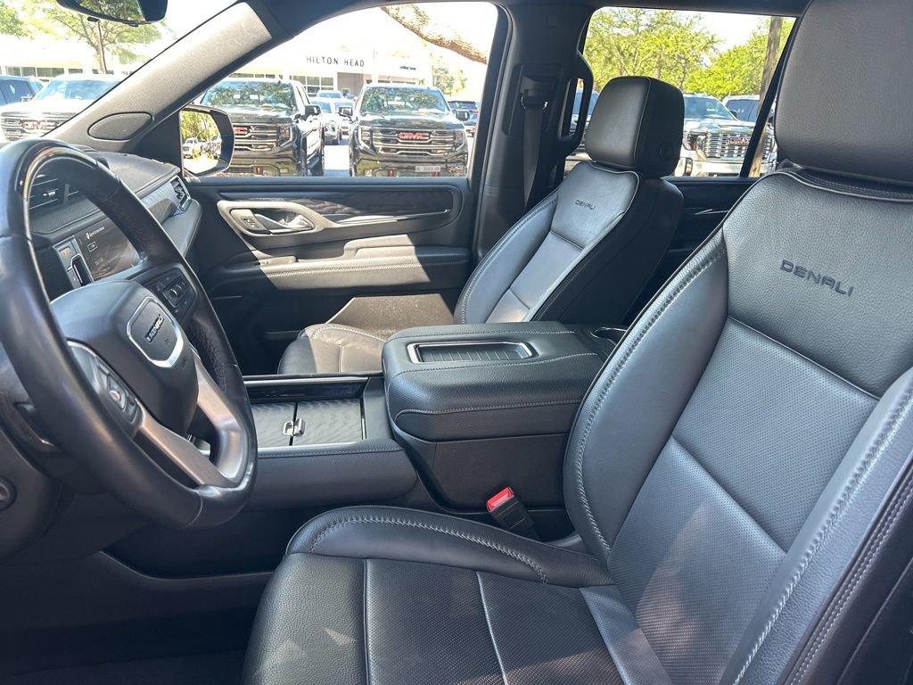 Used 2023 GMC Yukon Denali w/ Advanced Technology Package AWD/4WD image 9