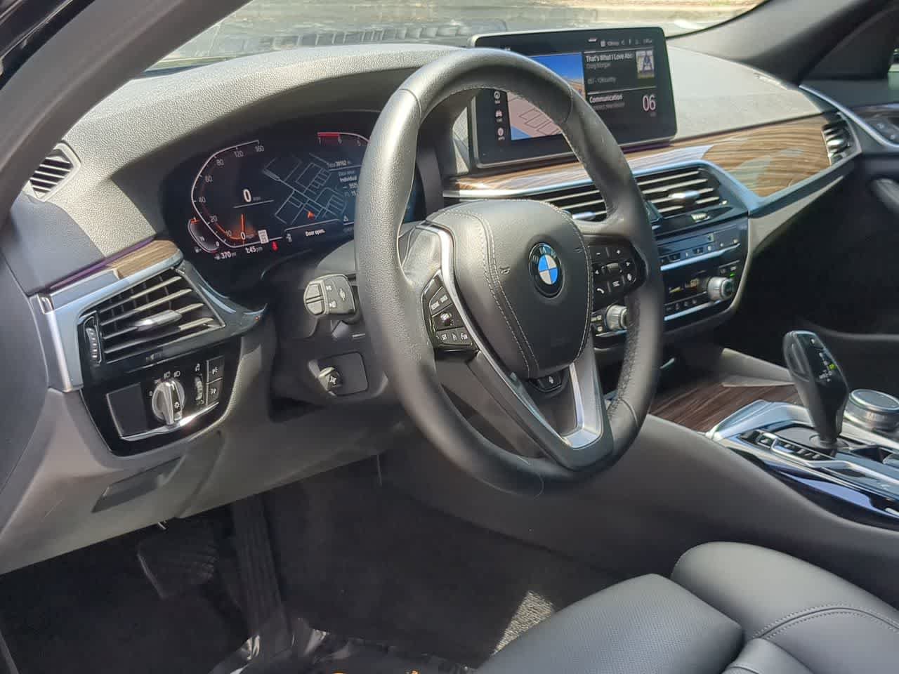 Used 2022 BMW 530i w/ M Sport Package RWD image 10