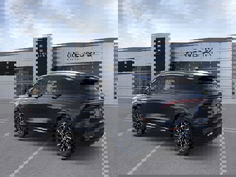 New 2026 Lincoln Nautilus Premier image 4