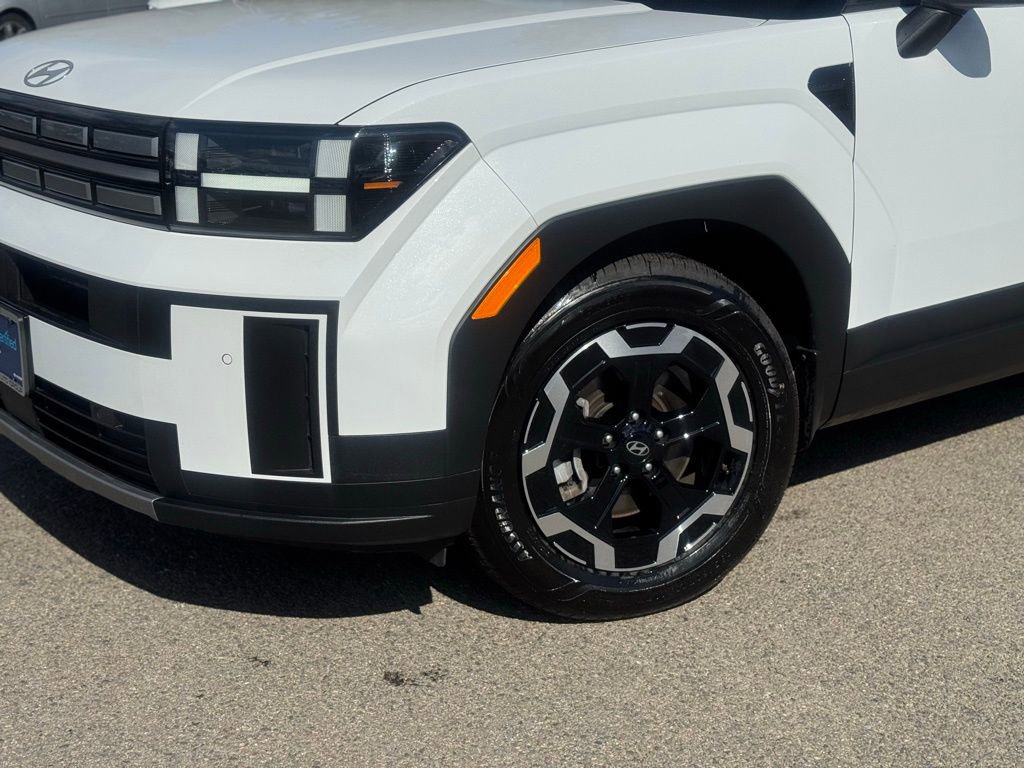 Certified 2025 Hyundai Santa Fe SE image 9