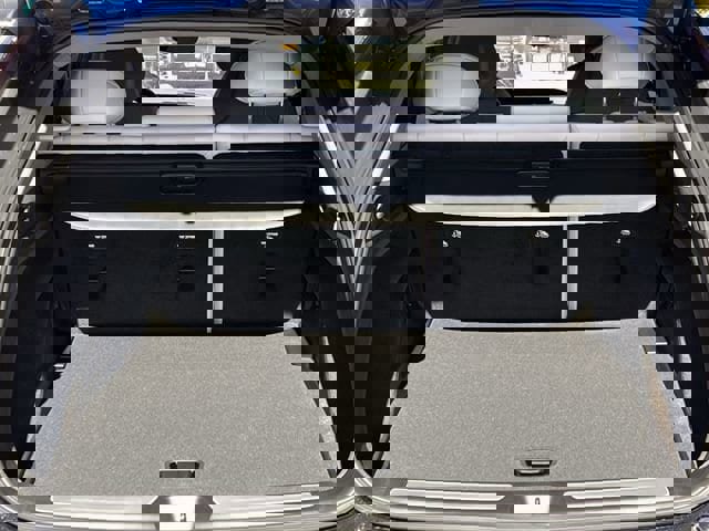 New 2026 Cadillac Optiq Luxury 2 image 24