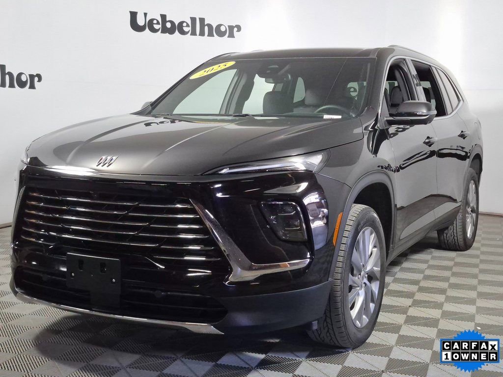 Certified 2025 Buick Enclave Preferred image 3