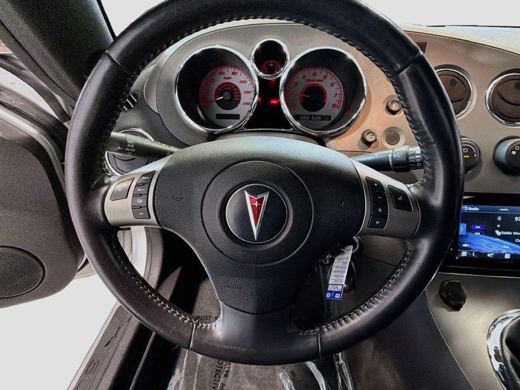Used 2007 Pontiac Solstice Convertible w/ Premium Package RWD image 12