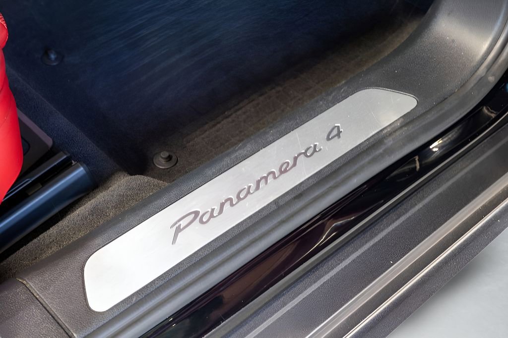 Used 2021 Porsche Panamera 4 AWD/4WD image 91