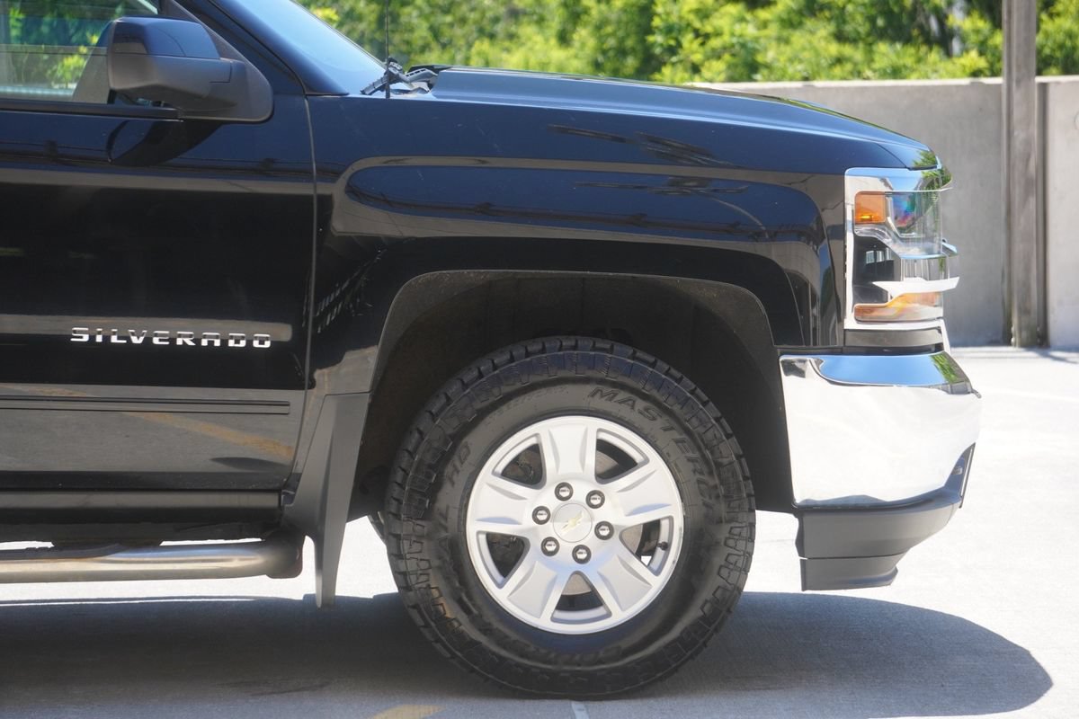 Used 2018 Chevrolet Silverado 1500 LT AWD/4WD image 30