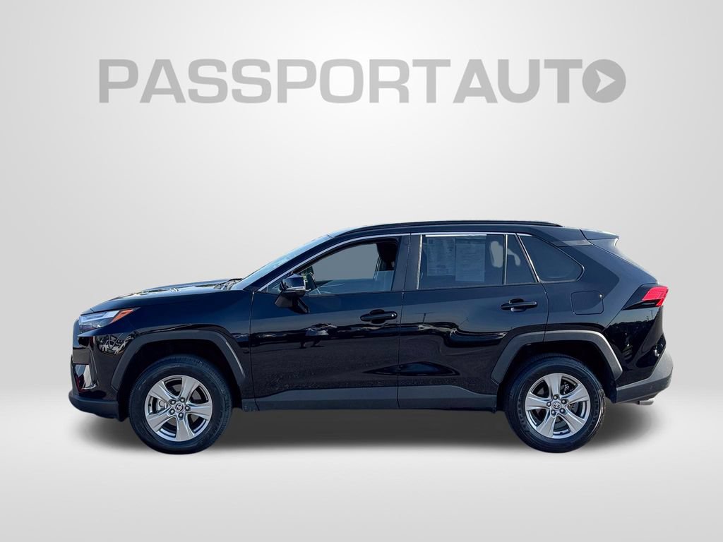 Used 2025 Toyota RAV4 XLE AWD/4WD image 2