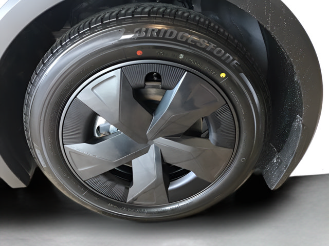 Certified 2026 Toyota Prius Plug-In Hybrid FWD image 9