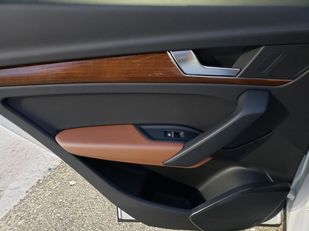 Used 2022 Audi Q5 2.0T Premium image 12