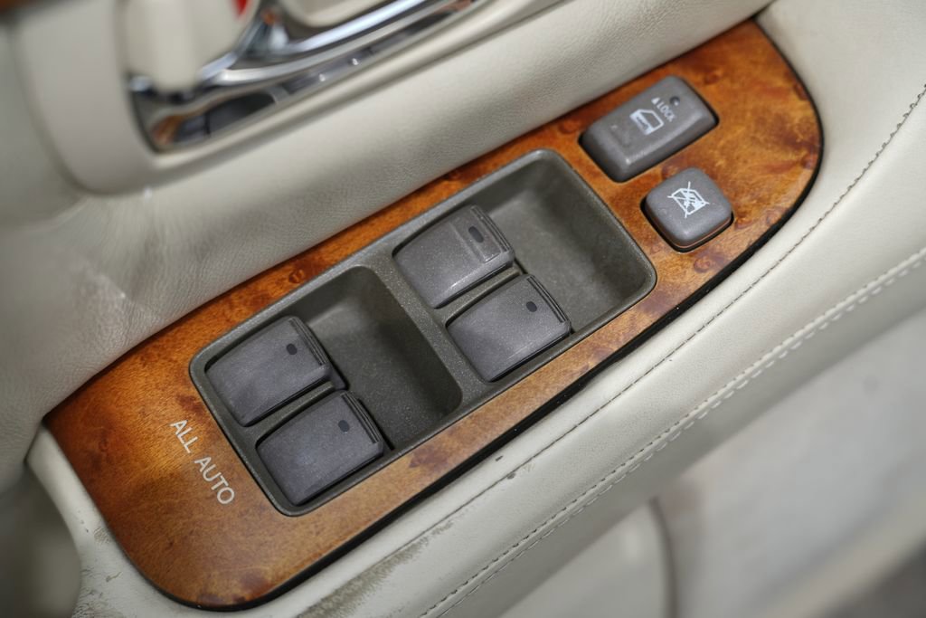 Used 2005 Lexus LS 430 RWD image 22