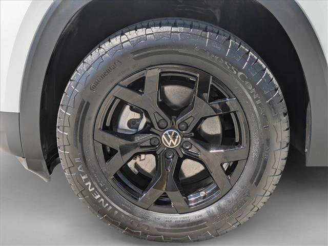 Used 2024 Volkswagen Atlas Peak Edition SE AWD/4WD image 24