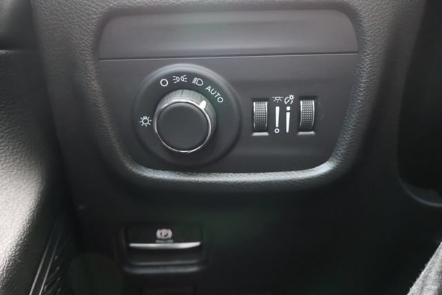 New 2026 Jeep Grand Cherokee Laredo X RWD image 16