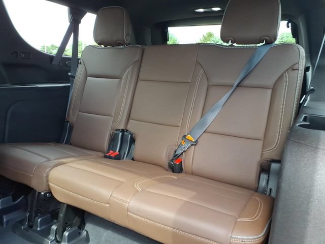 Certified 2023 Chevrolet Suburban High Country AWD/4WD image 13