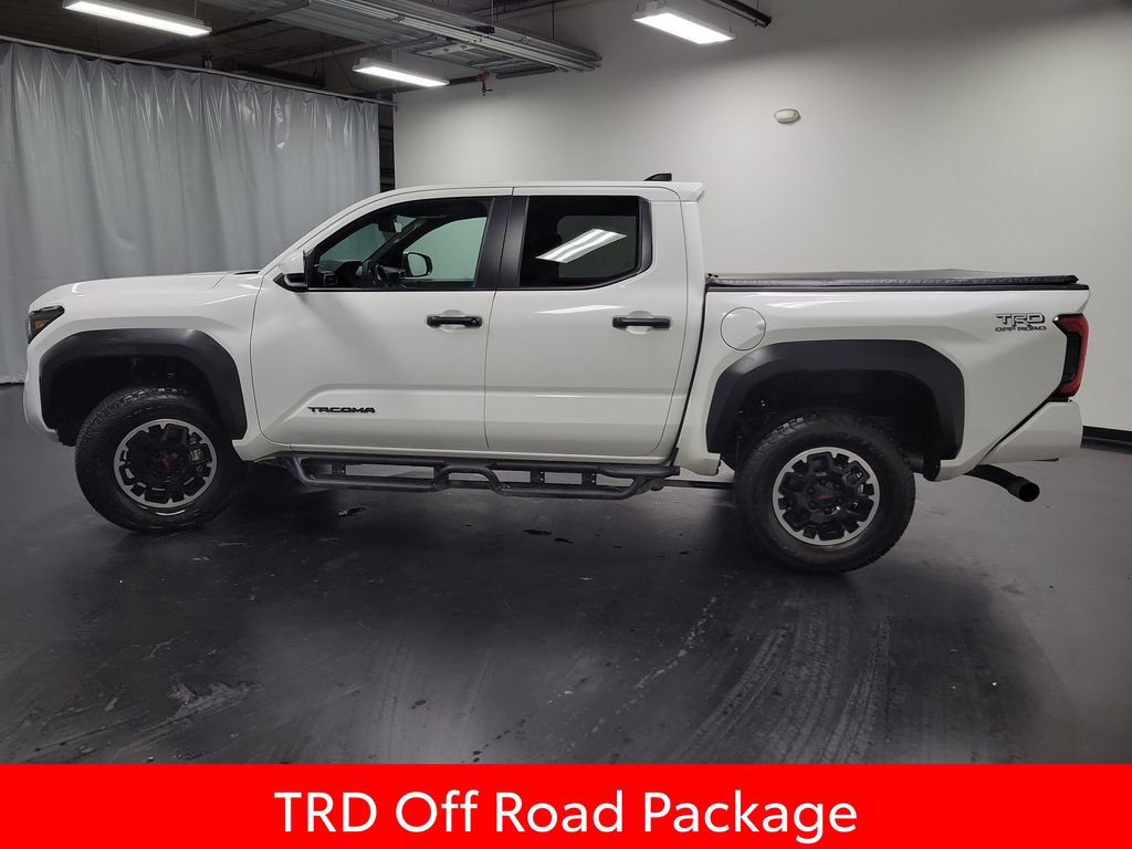 Used 2025 Toyota Tacoma TRD Off-Road AWD/4WD image 5