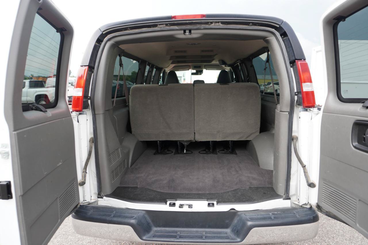 Used 2019 Chevrolet Express 3500 LT w/ LT Preferred Equipment Group RWD image 17