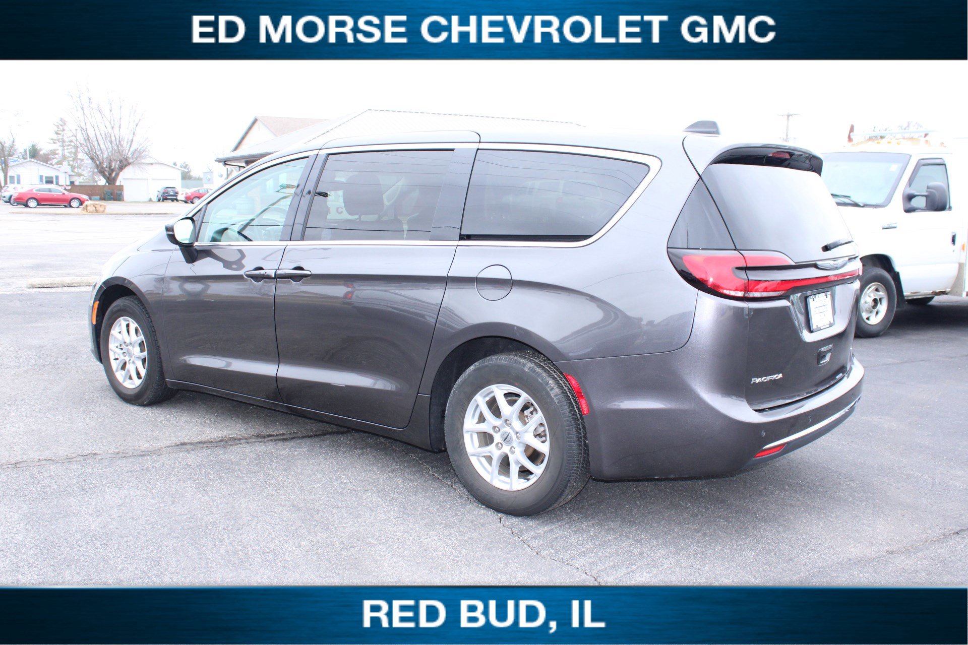 Used 2023 Chrysler Pacifica Touring-L image 15
