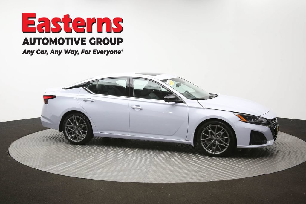 Used 2023 Nissan Altima 2.0 SR FWD image 48