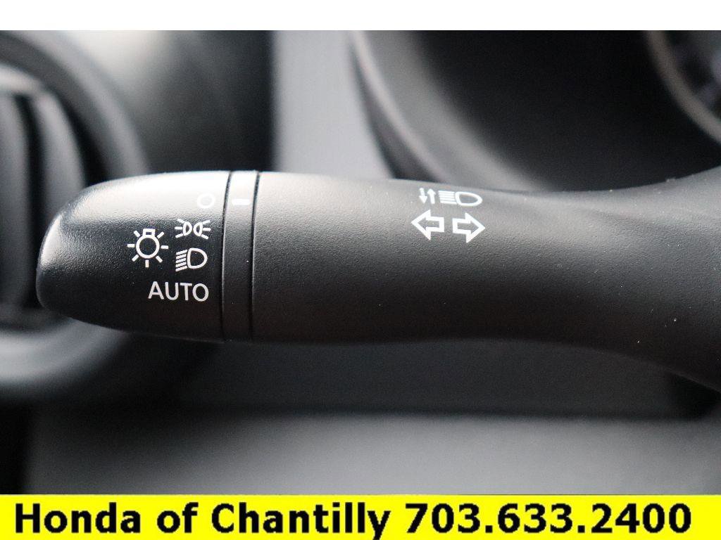 Used 2024 Nissan Kicks S image 11