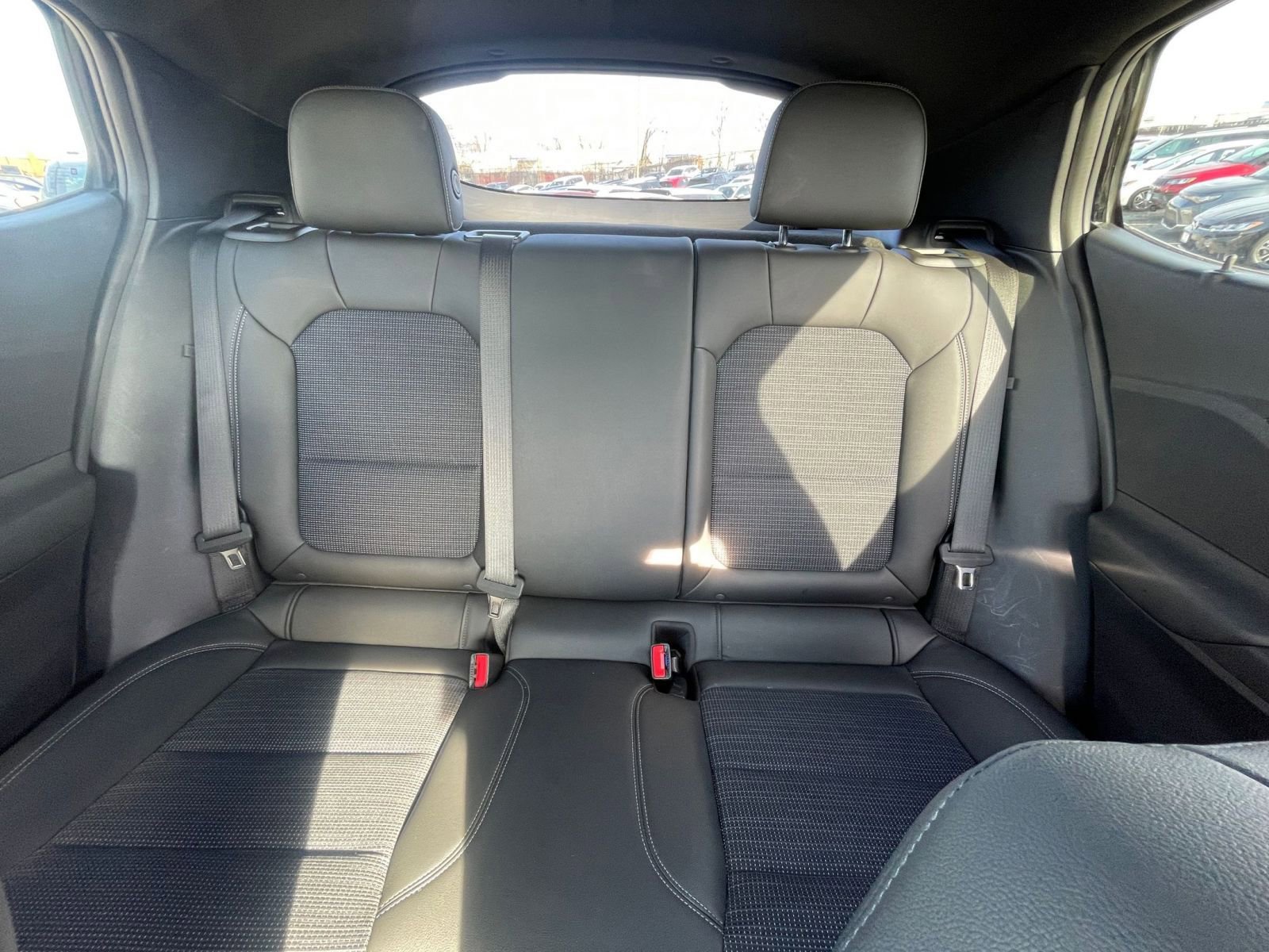 Used 2025 Buick Envista Preferred image 37