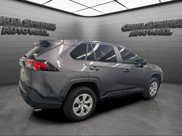 Used 2024 Toyota RAV4 LE FWD image 7