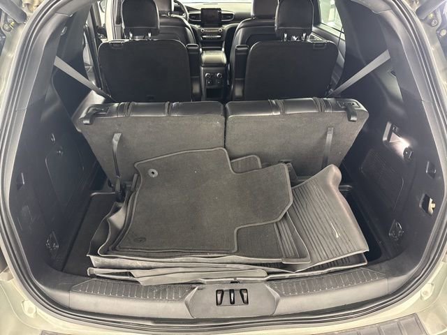 Used 2020 Ford Explorer XLT w/ Equipment Group 202A image 26