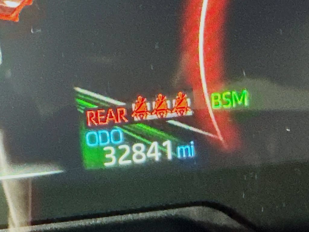 Used 2025 Toyota RAV4 XLE FWD image 33