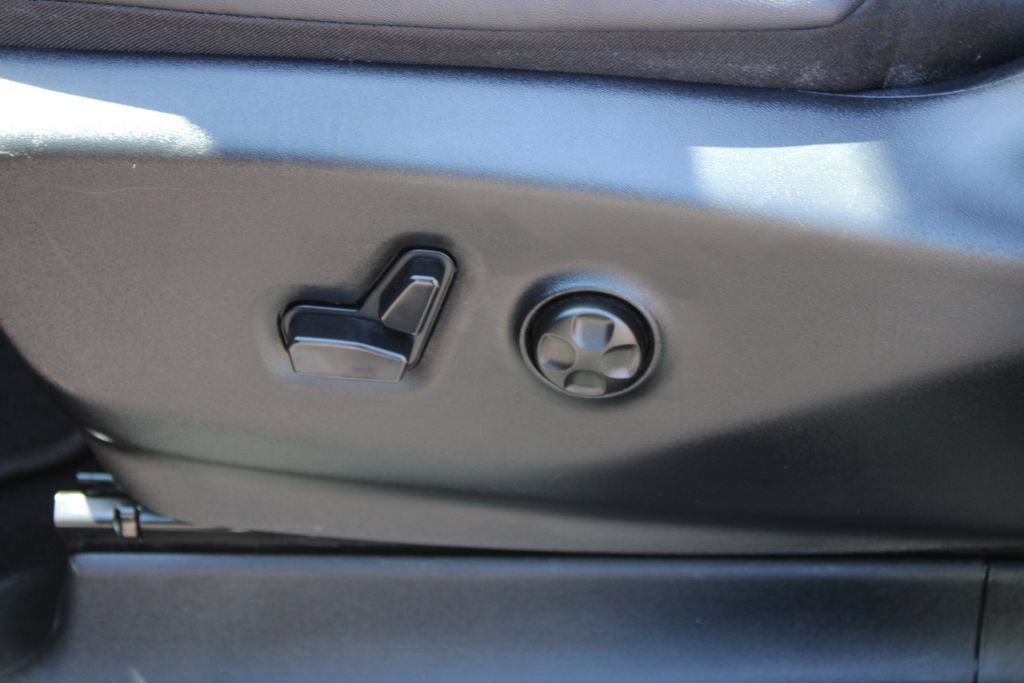 Used 2025 Chrysler Pacifica Select FWD image 18