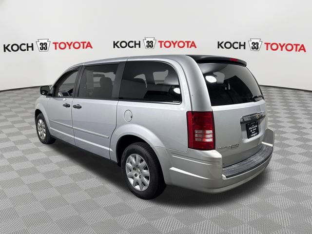Used 2008 Chrysler Town & Country LX FWD image 6