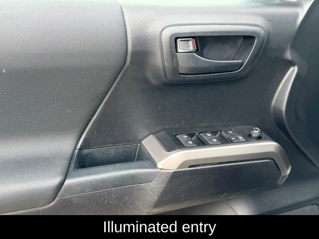 Used 2021 Toyota Tacoma SR5 w/ Trail Edition image 11