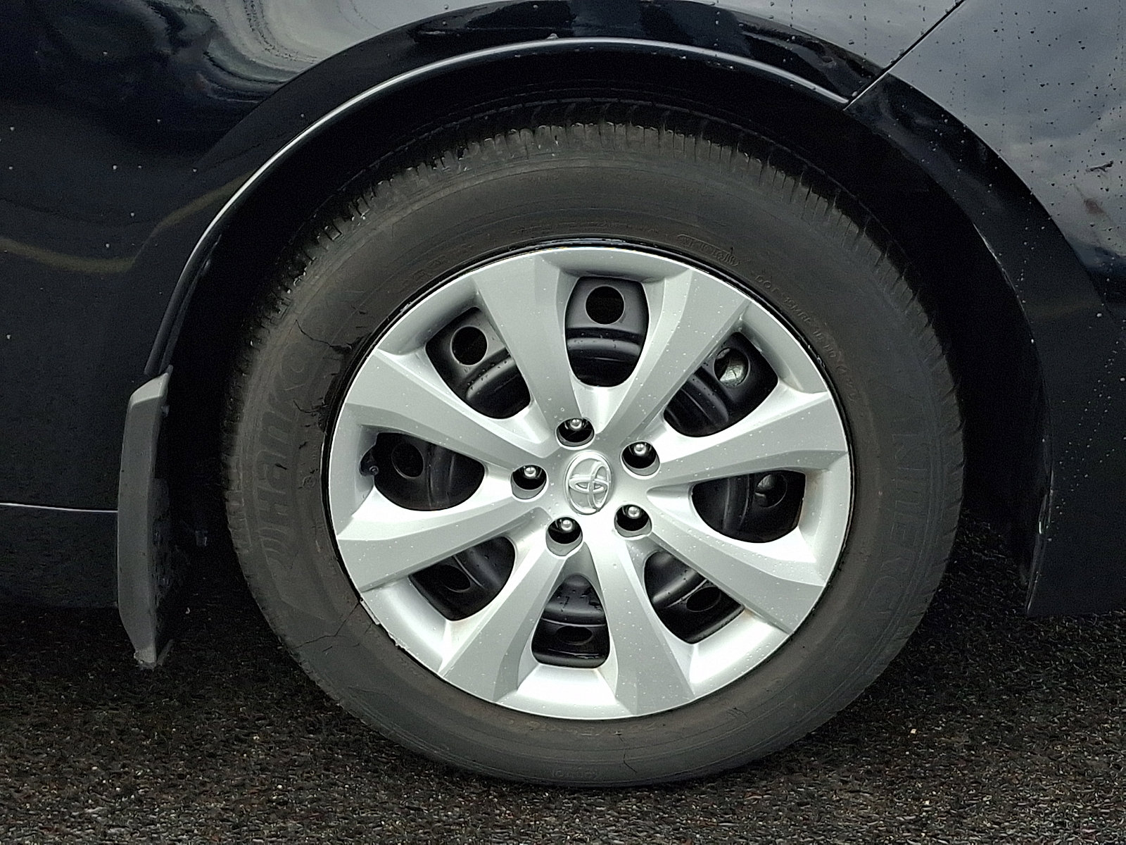 Used 2024 Toyota Corolla LE image 8