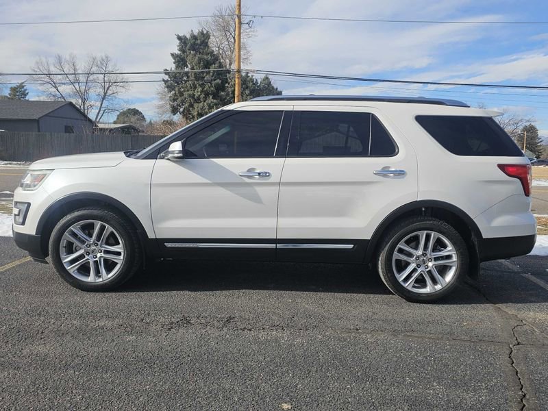 Used 2016 Ford Explorer Limited w/ Class II Trailer Tow Package image 2