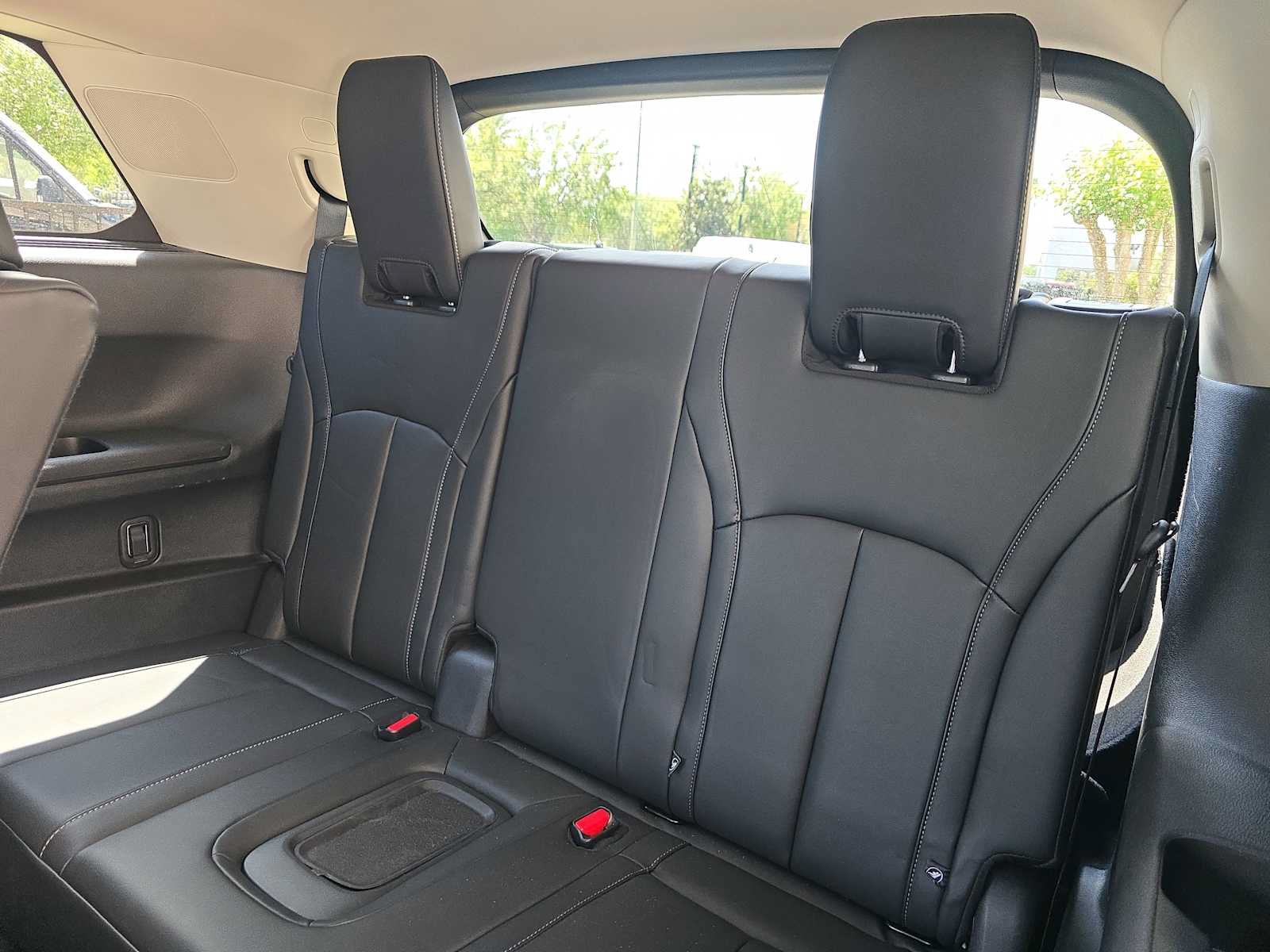 Used 2025 INFINITI QX60 Luxe FWD image 9