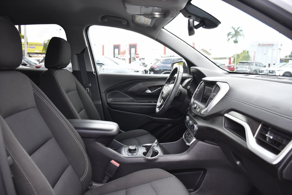Used 2024 GMC Terrain SLE w/ Driver Convenience Package FWD image 27
