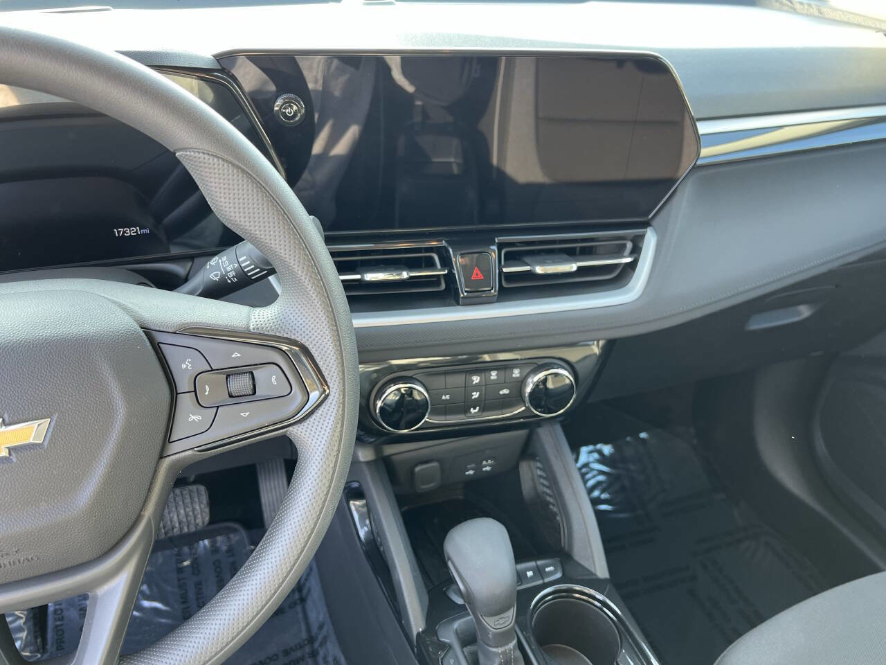 Used 2025 Chevrolet TrailBlazer LT w/ Driver Confidence Package image 18