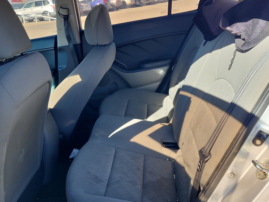 Used 2015 Kia Forte LX image 9
