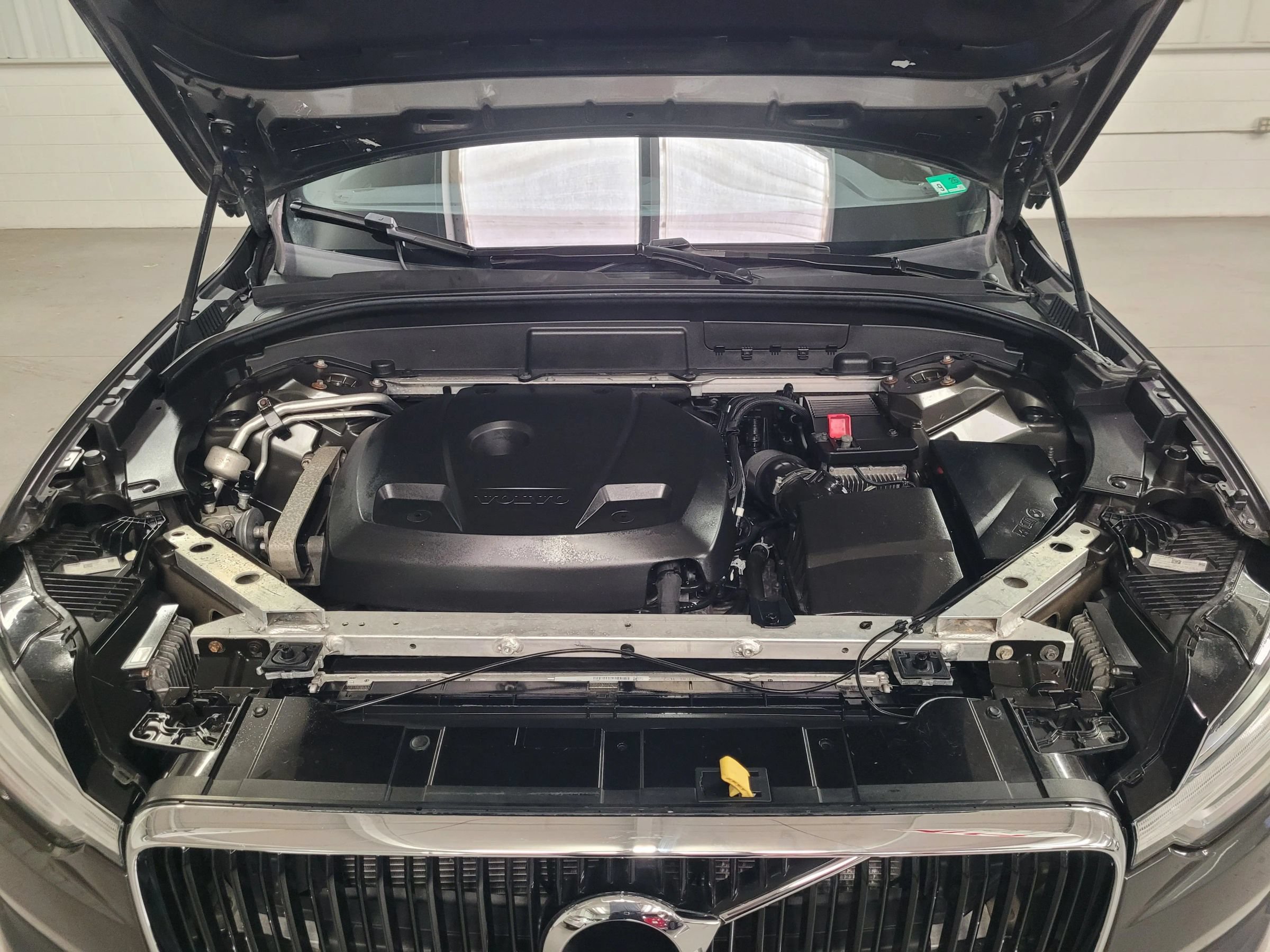 Used 2018 Volvo XC60 T5 Momentum w/ Vision Package AWD/4WD image 44