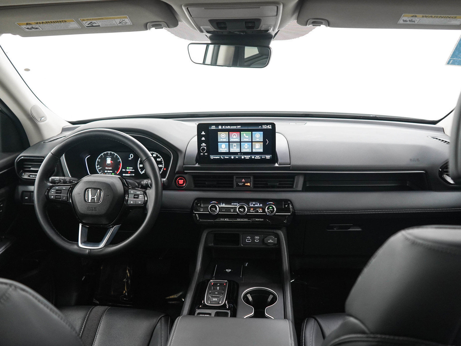 Used 2025 Honda Pilot Touring image 13