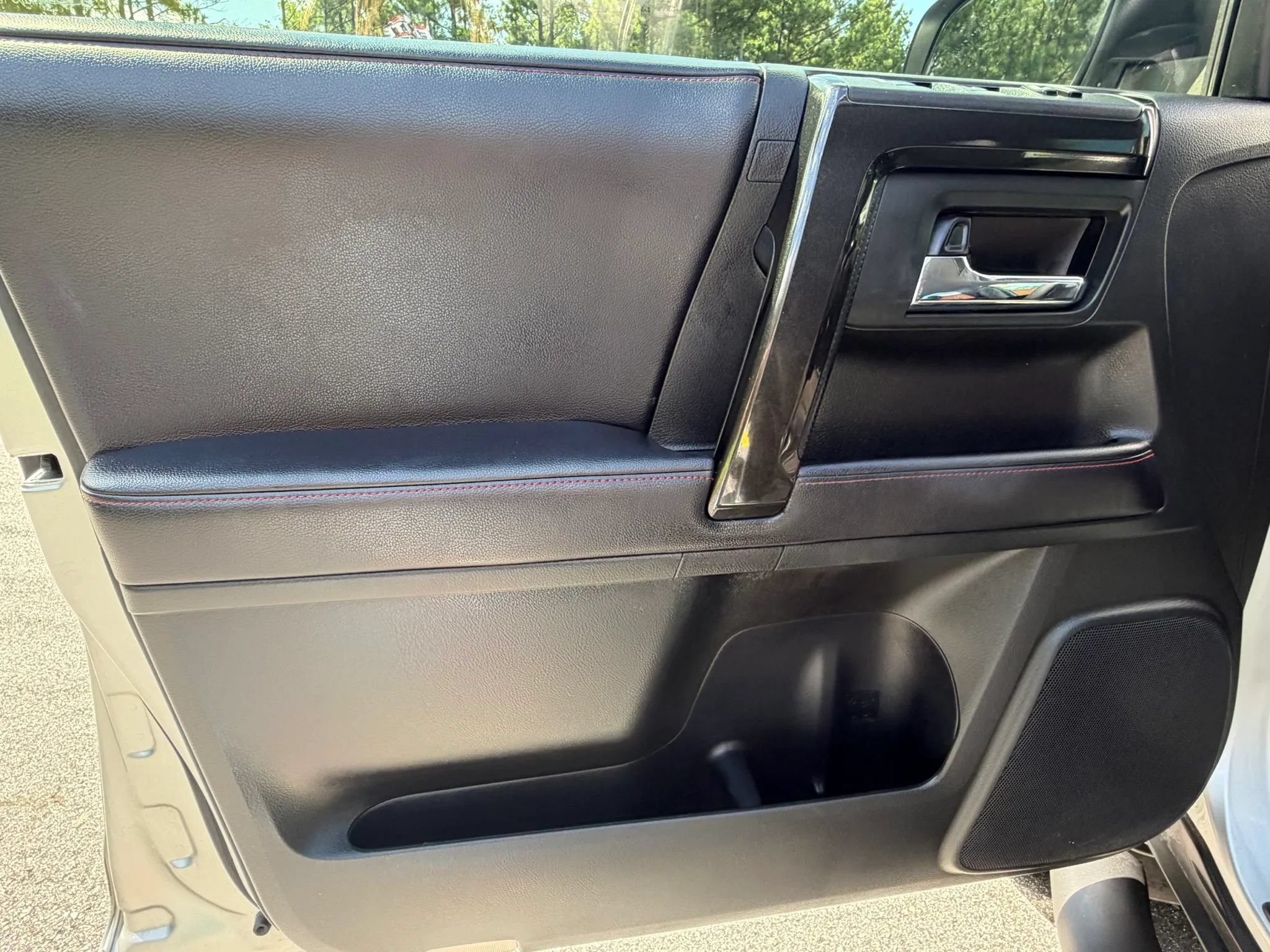 Used 2018 Toyota 4Runner TRD Off-Road AWD/4WD image 34