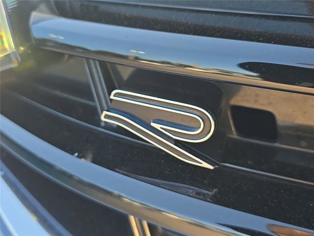 Used 2023 Volkswagen Tiguan SE R-Line image 3